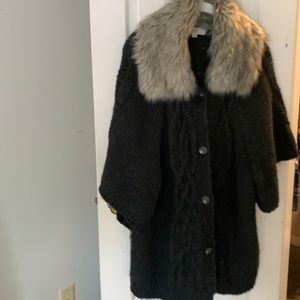 Faux fur collar sweater